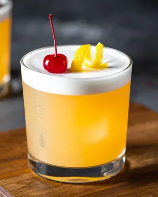 Amaretto Sour i rocksglas