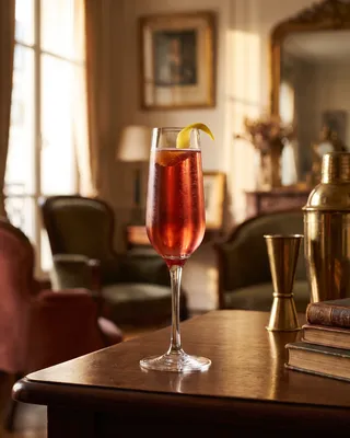 Kir Royale i champagneflute med citron