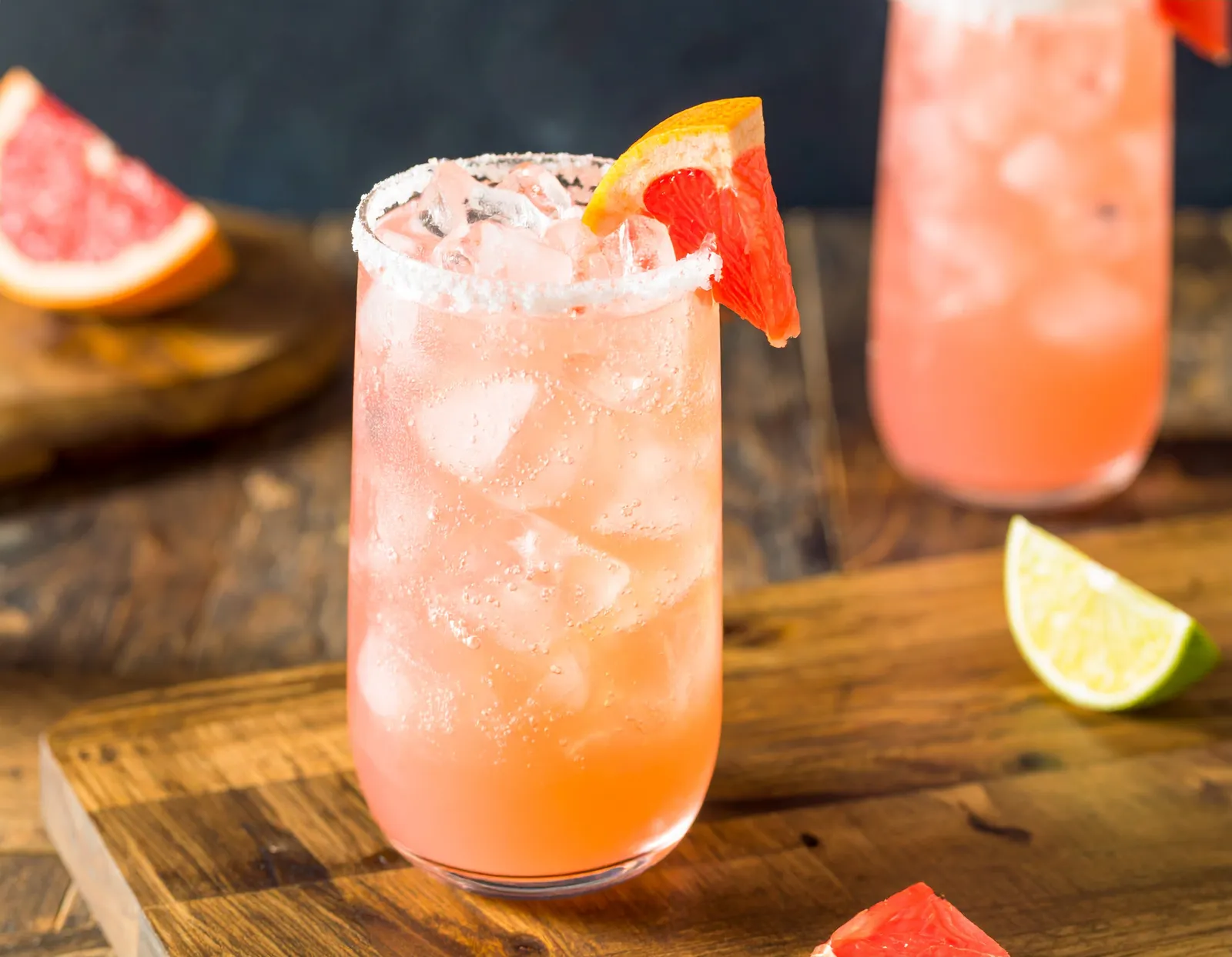 Moderne Paloma i highballglas