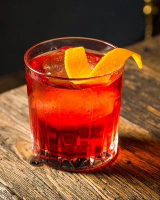 Negroni i rocksglas