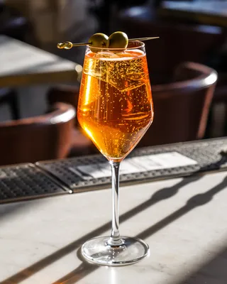 Vermouth Spritz i vinglas